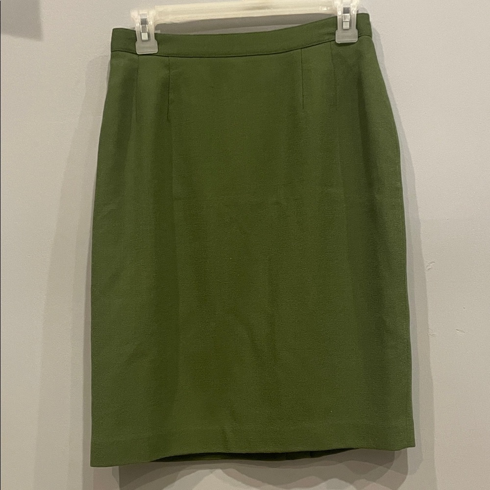 Classic Green Women's Skirt size 6
